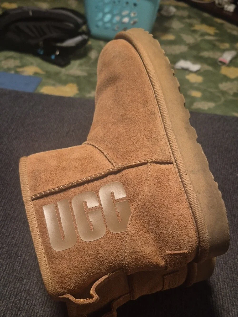 UGG Kids Short Suede Boots in Chestnut
